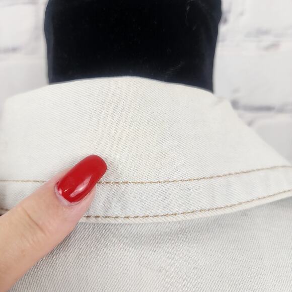 Chico's Jean Jacket Women 3 Long Sleeves White Light Wash Denim Stretchy cropped - Picture 9 of 9